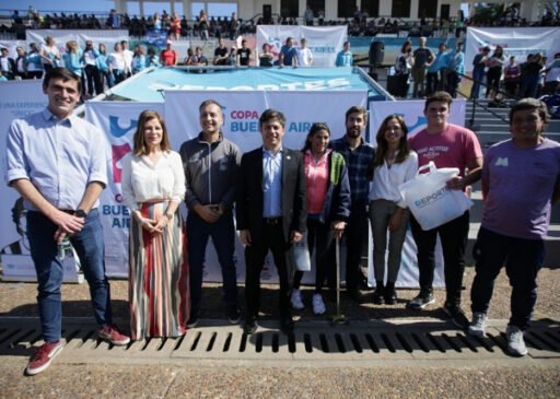 Axel Kicillof presenció la Copa Buenos Aires de Atletismo y reconoció el esfuerzo de las y los atletas.