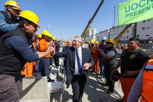 Alberto Fernández supervisó el avance de las obras del viaducto Belgrano Sur