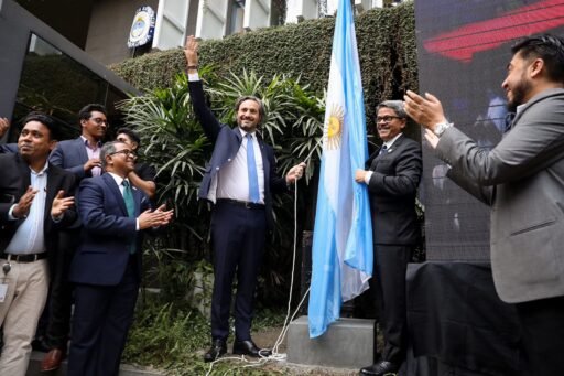 Cafiero inauguró la nueva embajada argentina en Bangladesh