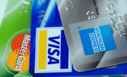 El gobierno porteño prometió eliminar el impuesto a las tarjetas de crédito