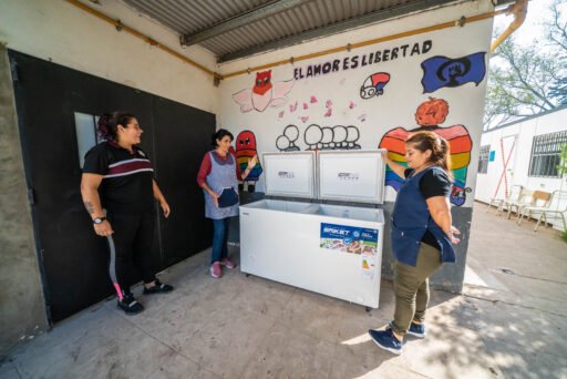 Moreno: se entregaron equipamiento para fortalecer el servicio alimentario escolar