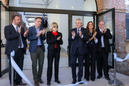 El presidente inauguró dos nuevos edificios en la UNLa