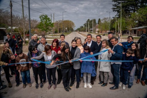 Massa inauguró una avenida en Moreno