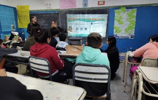 Moreno recibió un reconocimiento por su labor en escuelas sobre prevención del consumo