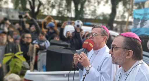 El arzobispo Jorge García Cuerva pidió "no resignarnos a que los argentinos debemos vivir mal"